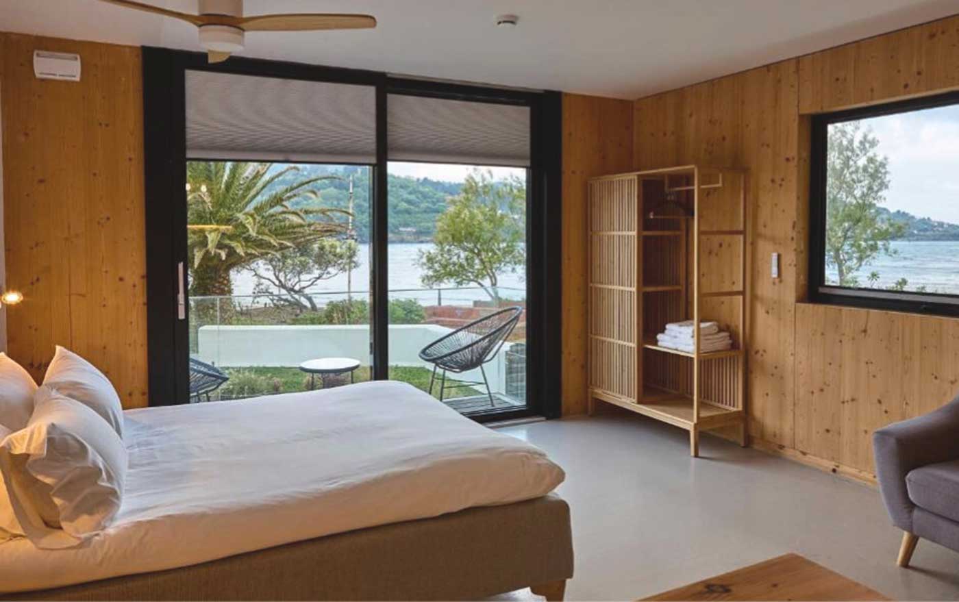 Maison Laida: Mar y confort escandinavo by Jensen