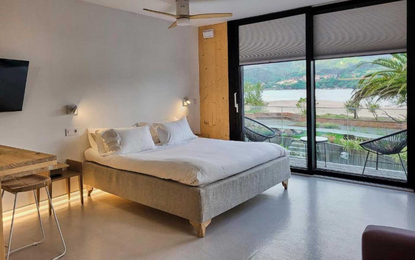 Dormir en una Jensen Diplomat Nordic frente al mar