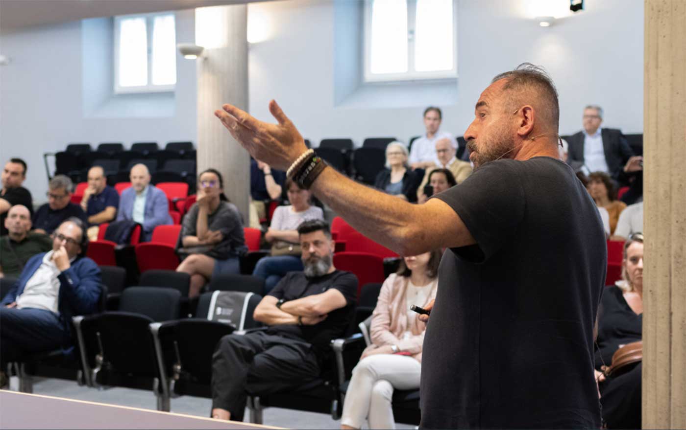 Pepe Casas nos cautivó con su sensibilidad estética y visión artística