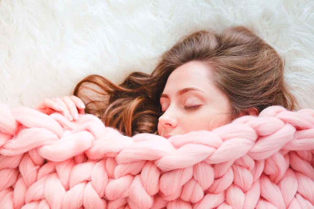Muchos animales hibernan. Nosotros, en invierno, también dormimos más
