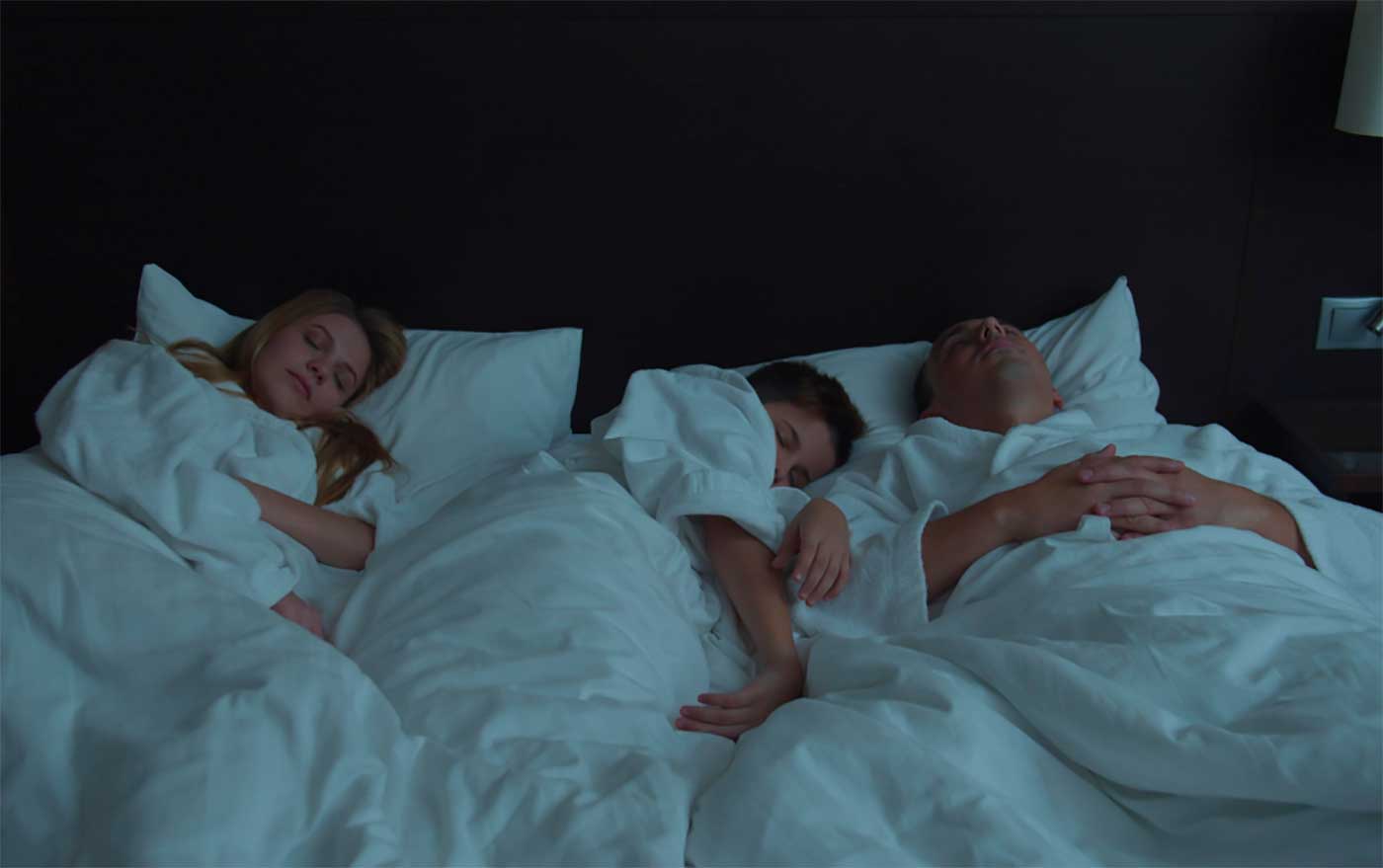 Permitir dormir con los padres o no es una decisión personal de cada familia