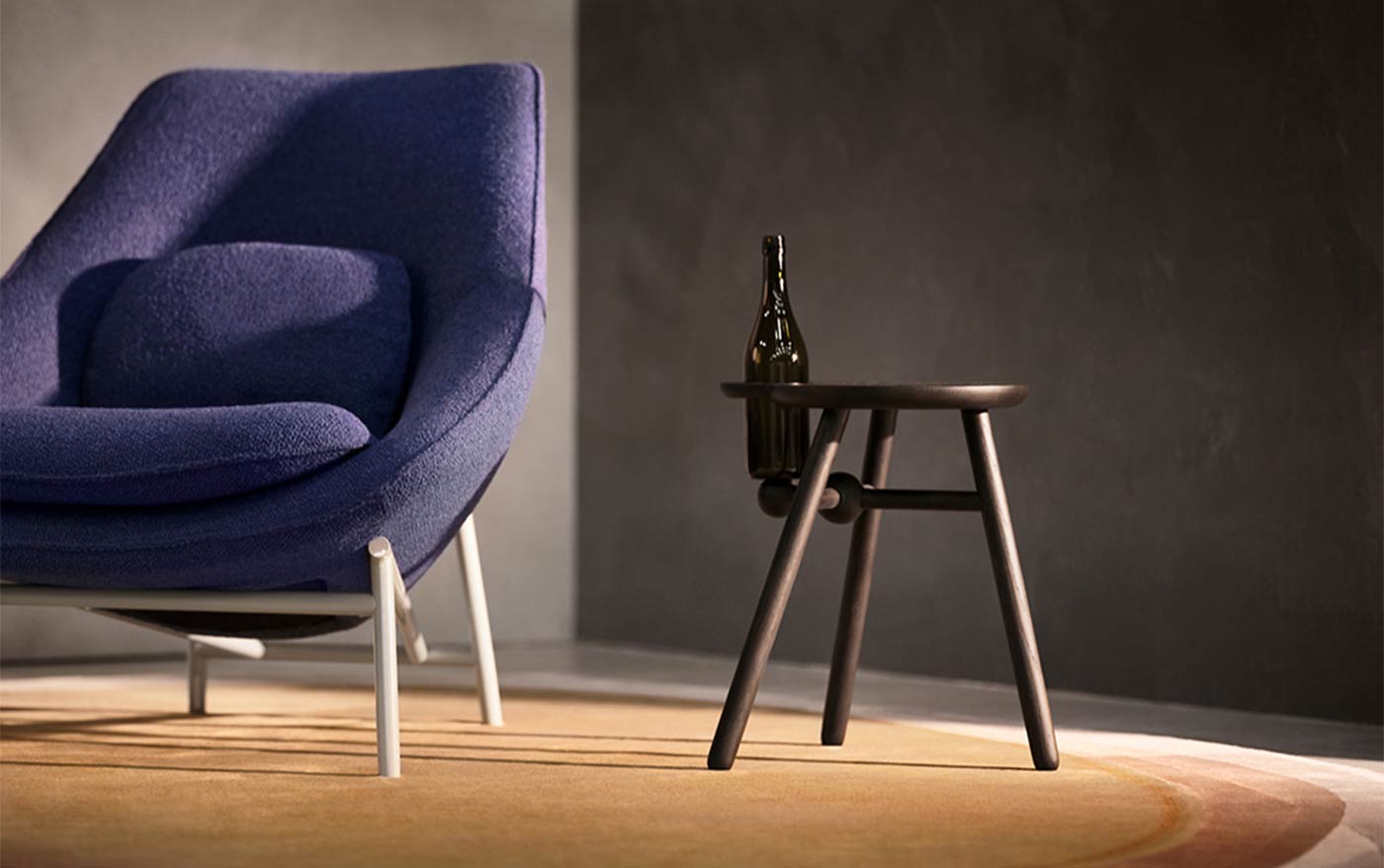 Mesa Pode Bottle Stool. Diseño versátil con alma lúdica